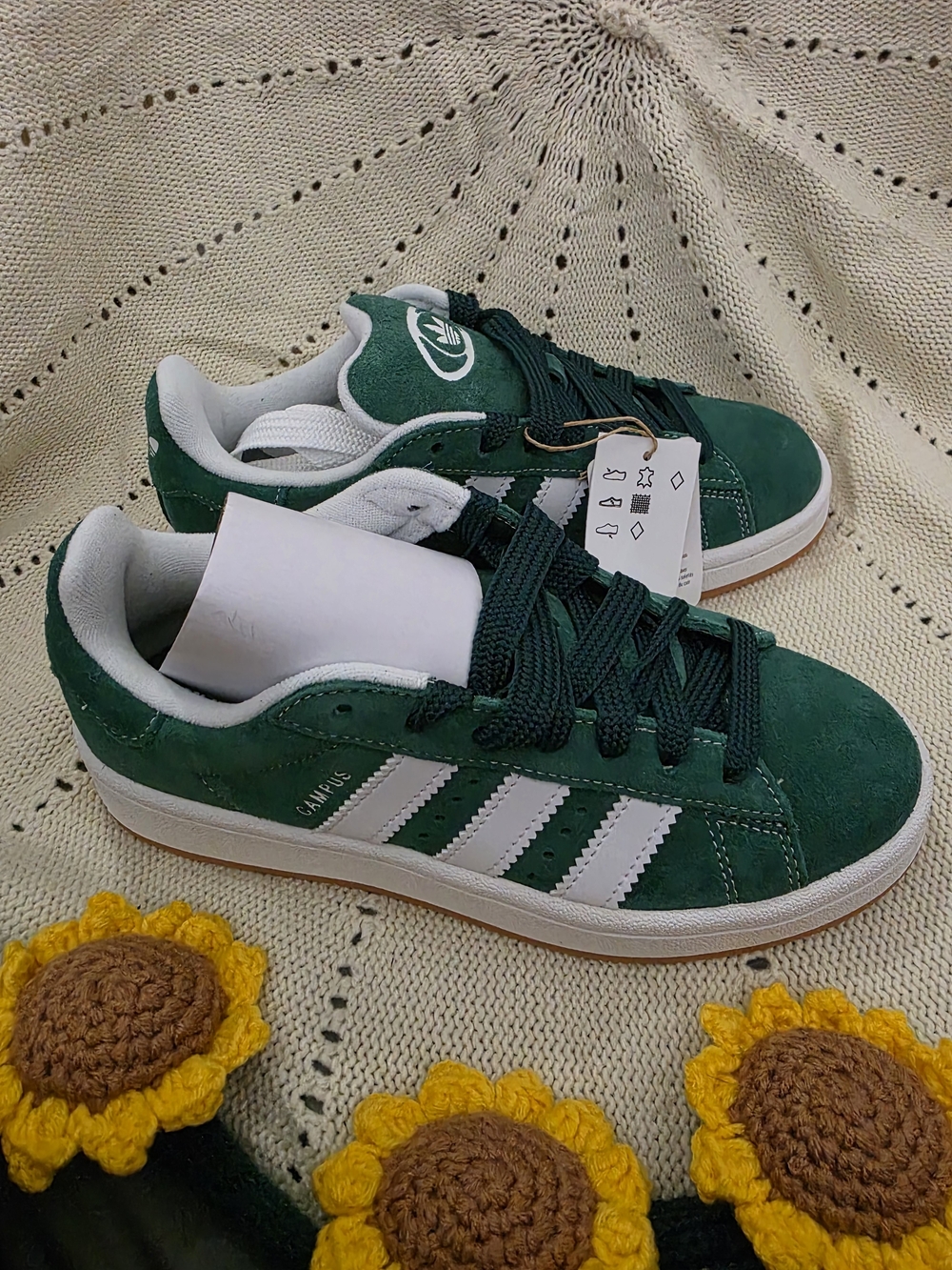 adidas Campus 00s J Green & White Girls US 5 NWT